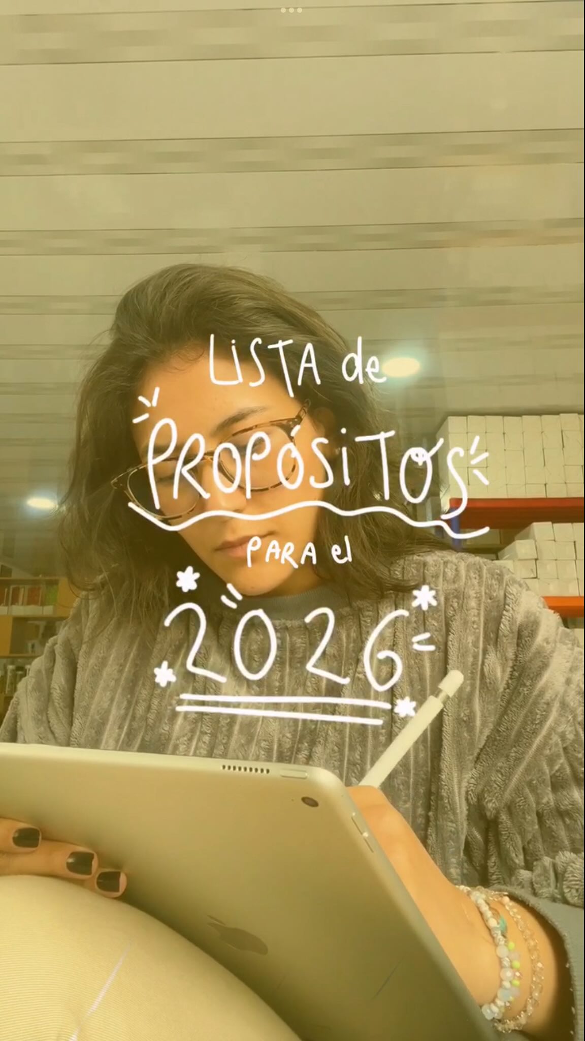 28 días del 2026 mi gente !!! Ya casi el primer mes 🙌🏽 Todo un año por delante con sueños por cumplir, metas que alcanzar, viajes que hacer y deudas que pagar 😜 ¿Cuáles son los propósitos para este 2026? Por ahí nos dijeron que no eran propósitos sino resoluciones, pero eso suena muy legal no? 🧐 (Suena no tan divertido de lo que podría ser JAJAJAJAJA)🤓. Cuente a ver #humor #emprendimiento #colombia #hechoencolombia #pandamug #2026